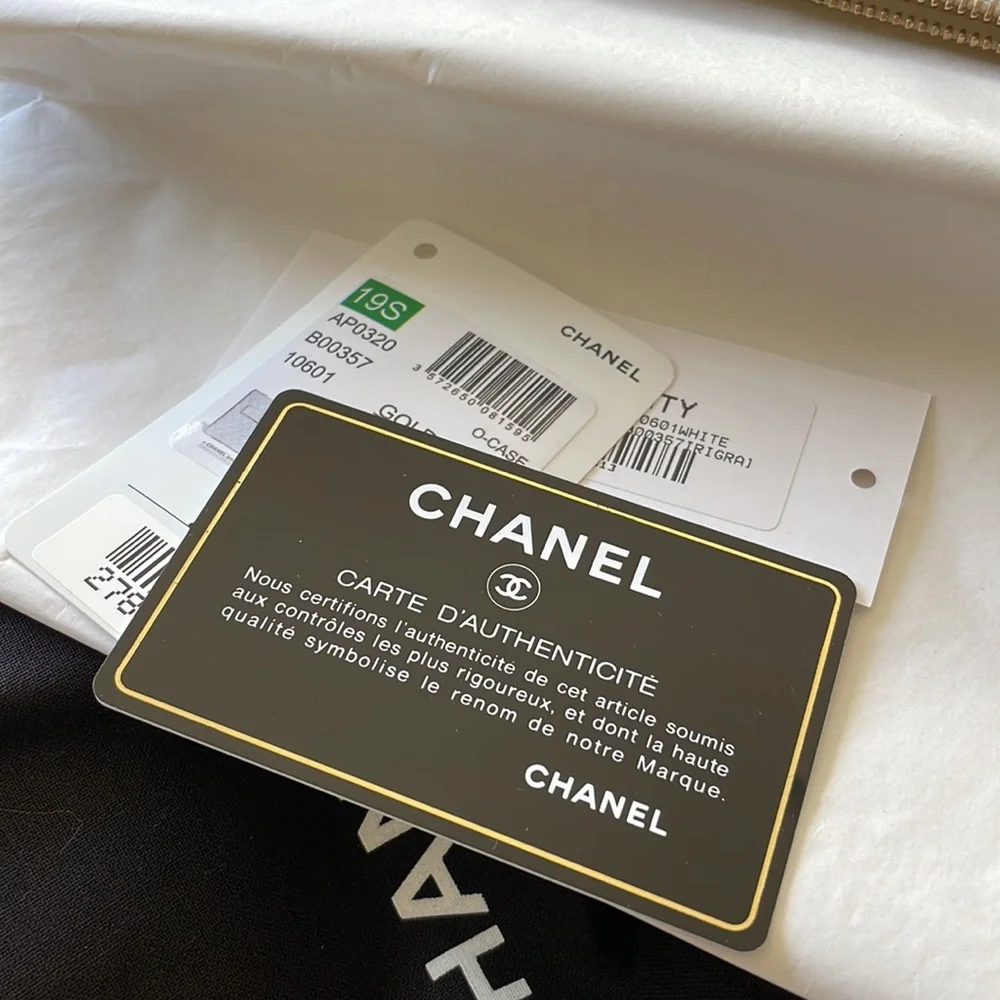 Chanel extremely rare iridescent white caviar o case clutch bag large 13x9 wrist